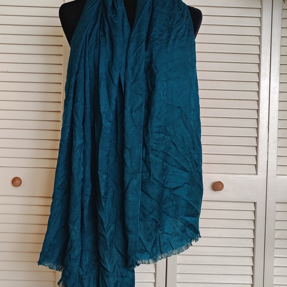 Calvin Klein Deep Teal Blue Scarf – Luxe Lightweight Wrap OS - Picture 2 of 5